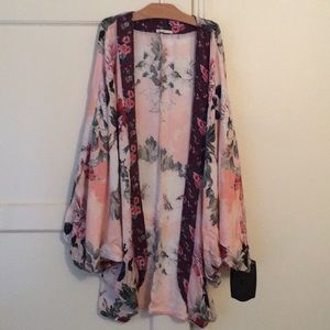 Anthropologie Floral kimono